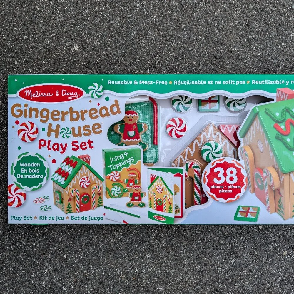 Melissa & Doug Gingerbread House Wooden Playset 38 Pieces Building Christmas NEW